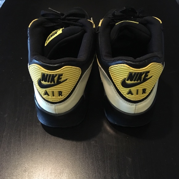 Nike Air Max 90 Black Volt Glow In The Dark Sz 13 - Picture 2 of 5